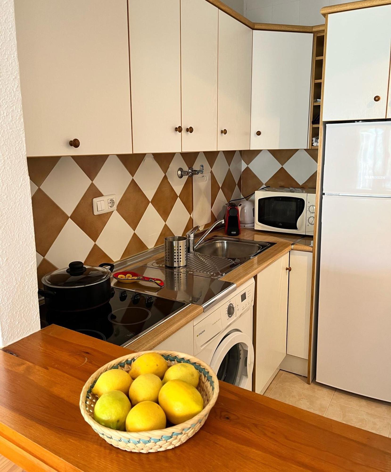 Torrevieja 2 Bedrooms Appartment Экстерьер фото